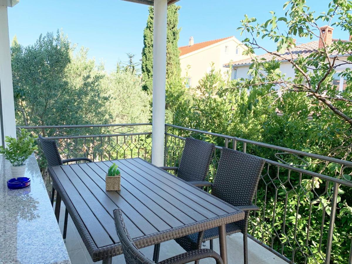 Apartment Gardenview - New! Krk Town Kültér fotó