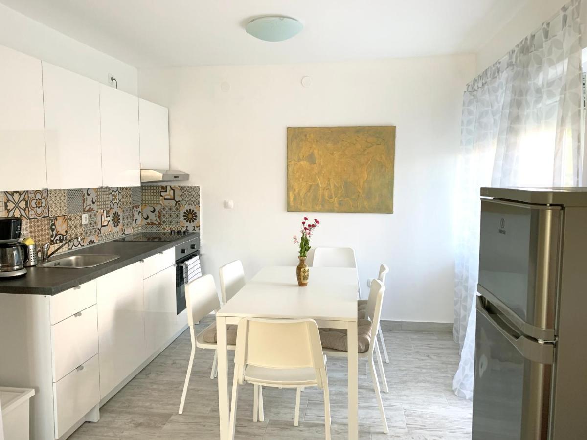 Apartment Gardenview - New! Krk Town Kültér fotó